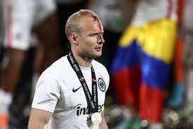 Kapten Frankfurt Tak Peduli Jahitan di Kepala, Terpenting Juara Liga Europa