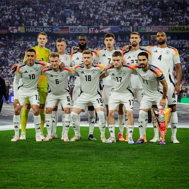 Jerman Vs Bosnia: Die Mannschaft Pesta Gol 7-0